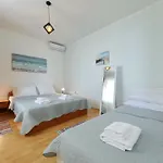 Laura, No 3 Apartament Maslenica