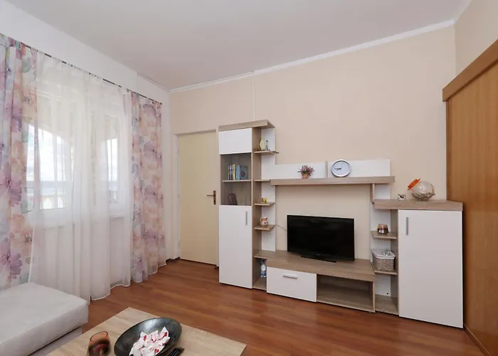 Apartment Laura, No 3 Maslenica