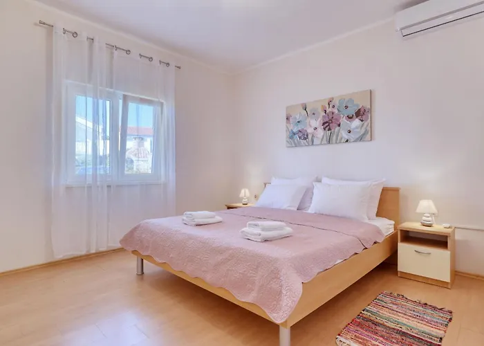 Laura, No 3 * Maslenica