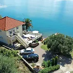 Laura, No 3 Maslenica