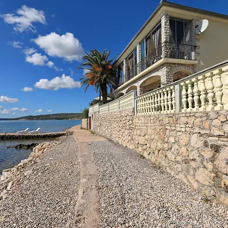 Apartamento Laura, No 3 Maslenica