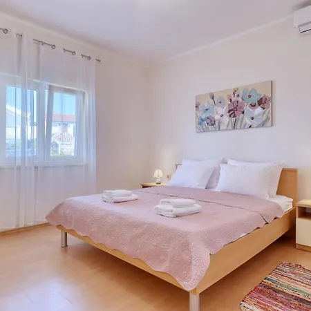 Laura, No 3 * Maslenica