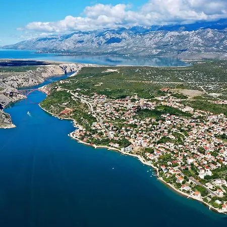 Laura, No 3 Maslenica